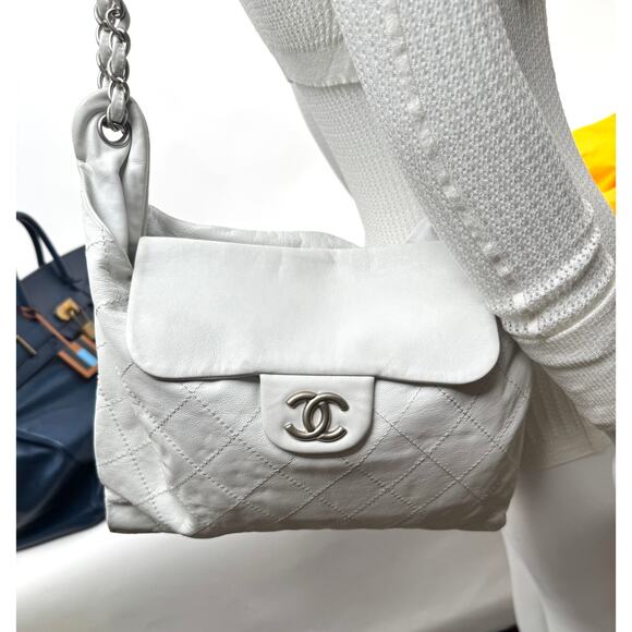 Chanel White Leather Rare Runway Archived Shoulder Bag w/Silver Hardware - Picture 3 of 17